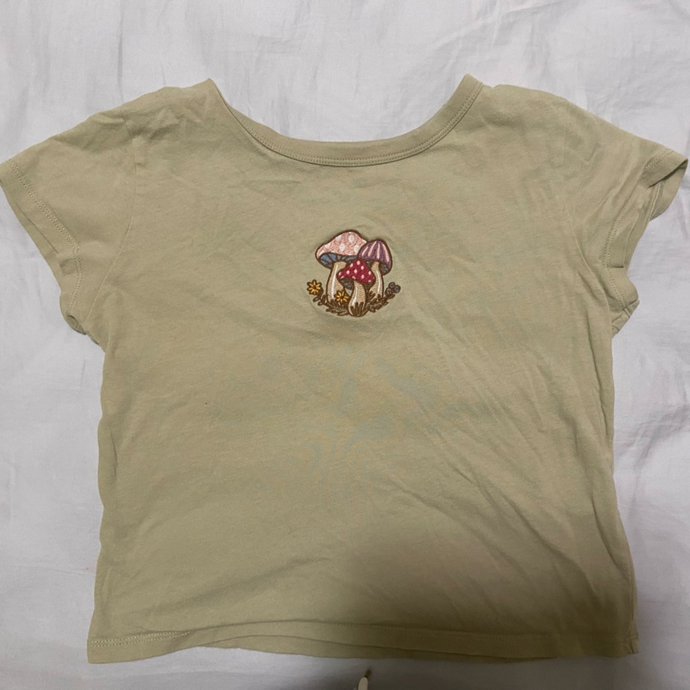Hollister Green and Red Short Sleeve Tee
